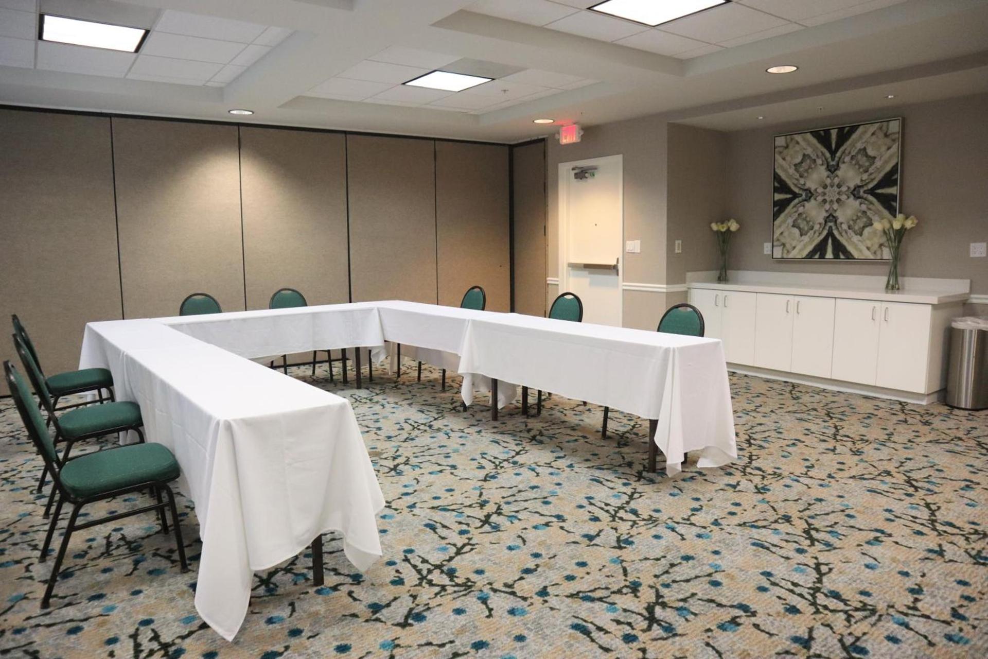 Hilton Garden Inn Calabasas photo 23