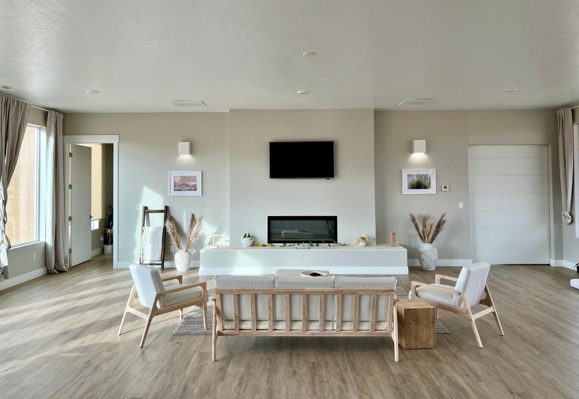 Canyon Oasis suite with Grand Mesa view photo 36