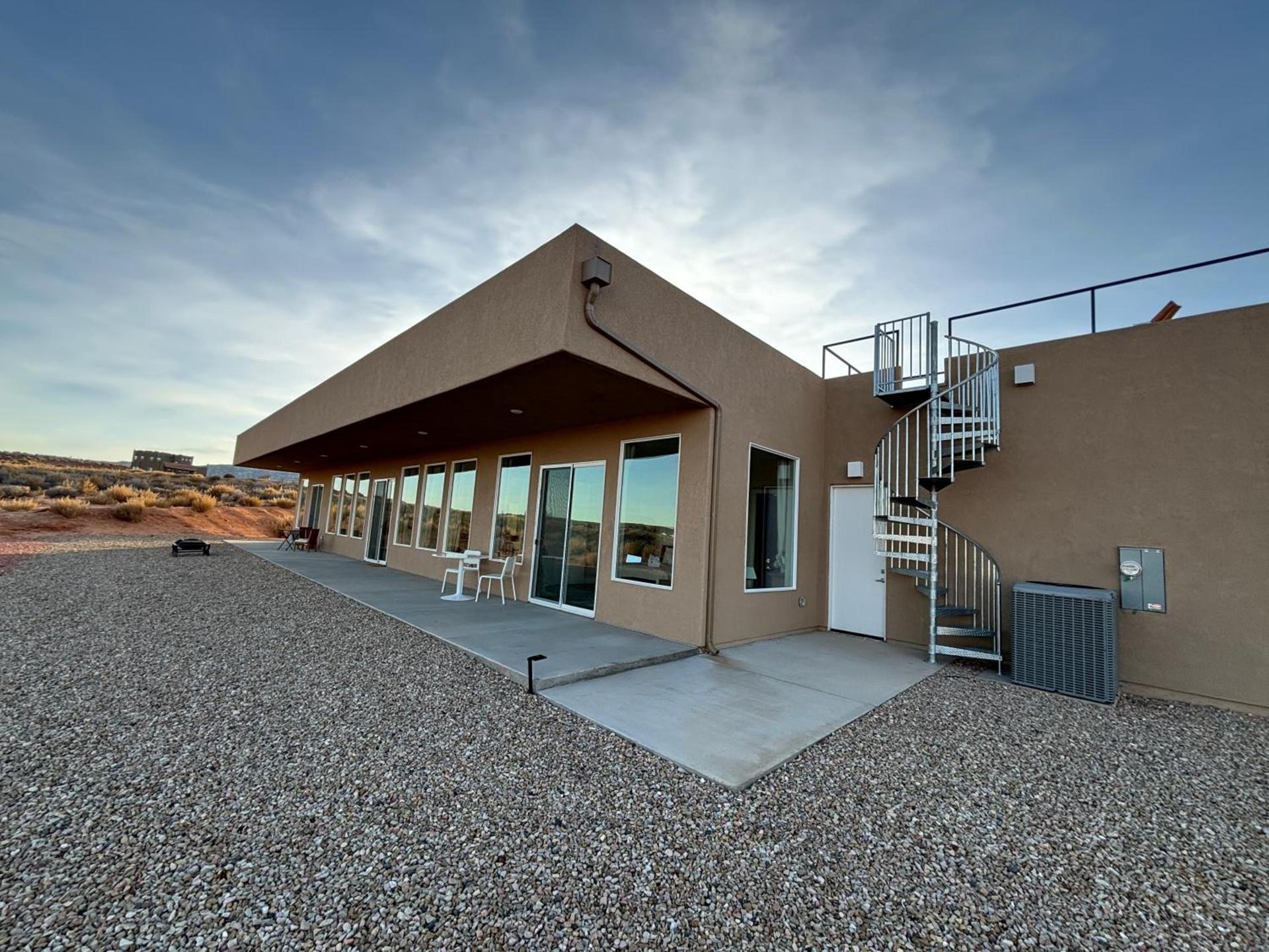 Canyon Oasis suite with Grand Mesa view photo 1