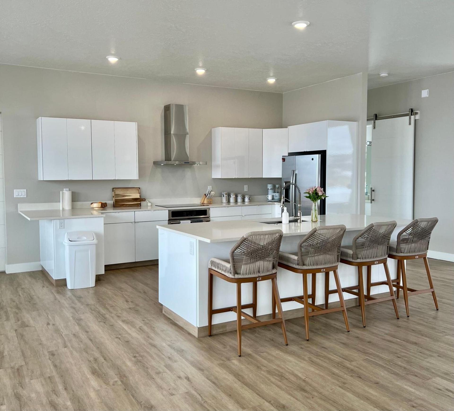 Canyon Oasis suite with Grand Mesa view photo 28