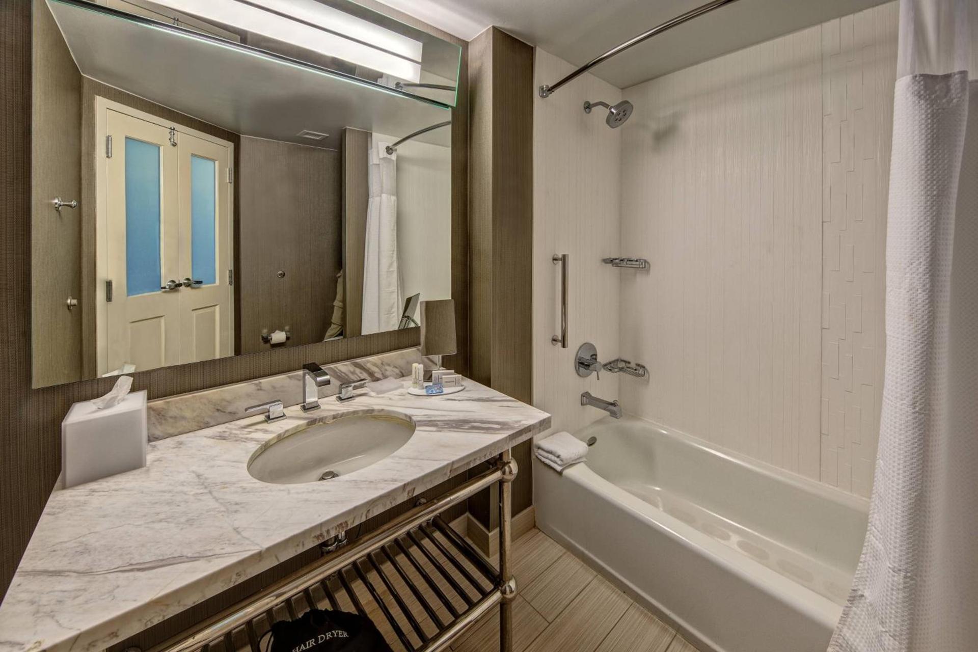 Courtyard by Marriott Dulles Airport Herndon photo 11
