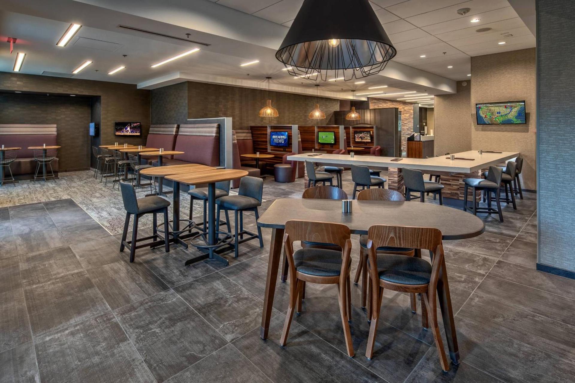 Courtyard by Marriott Dulles Airport Herndon photo 21