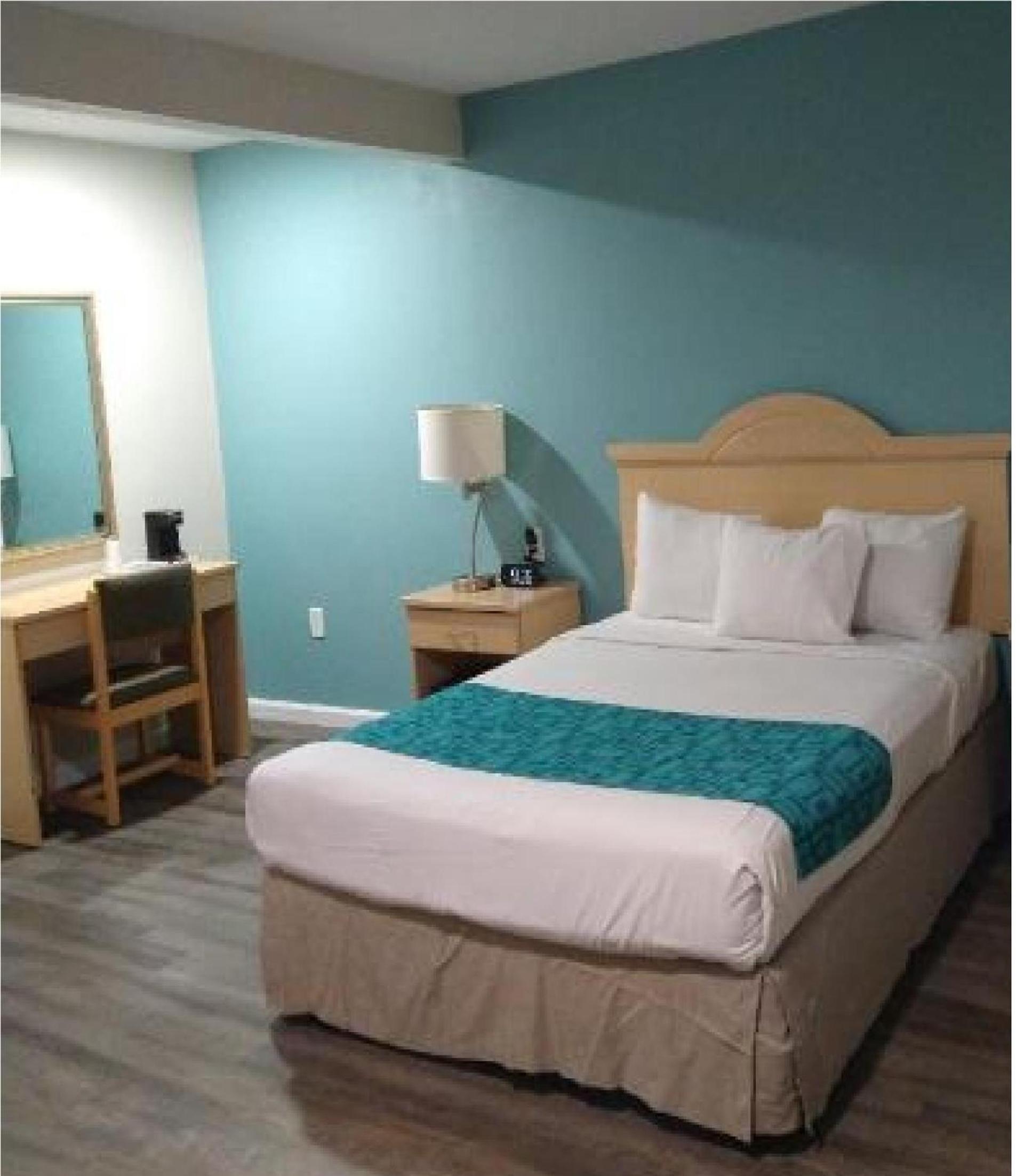 Howard Johnson by Wyndham Santa Cruz photo 87