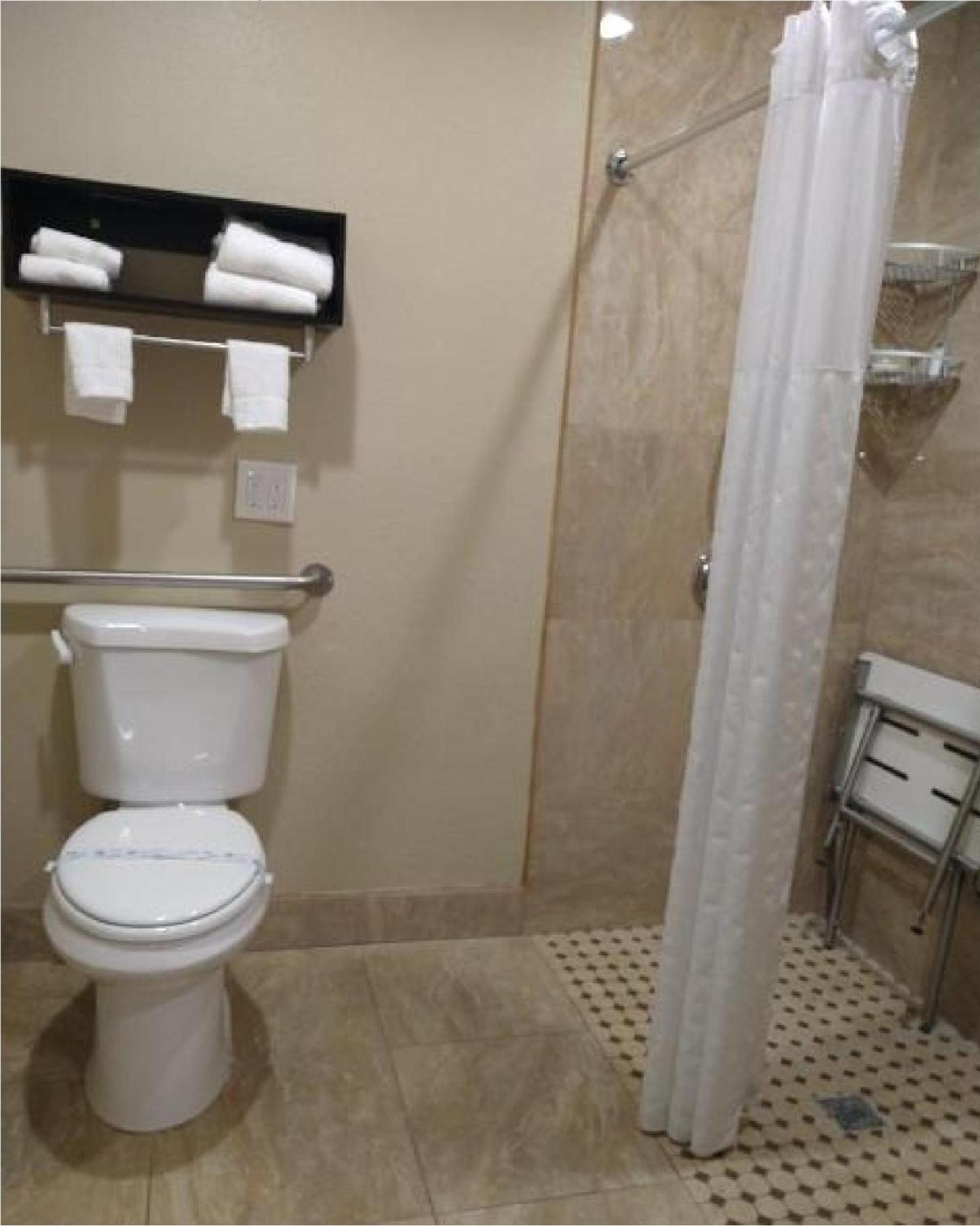 Howard Johnson by Wyndham Santa Cruz photo 88