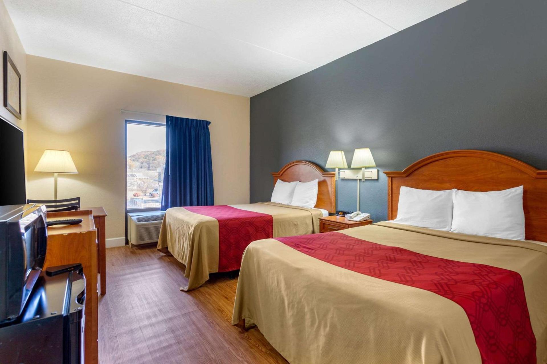 Econo Lodge Lookout Mountain photo 13
