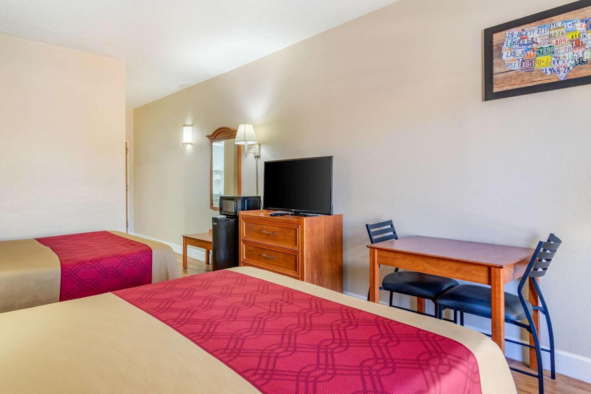 Econo Lodge Lookout Mountain photo 15