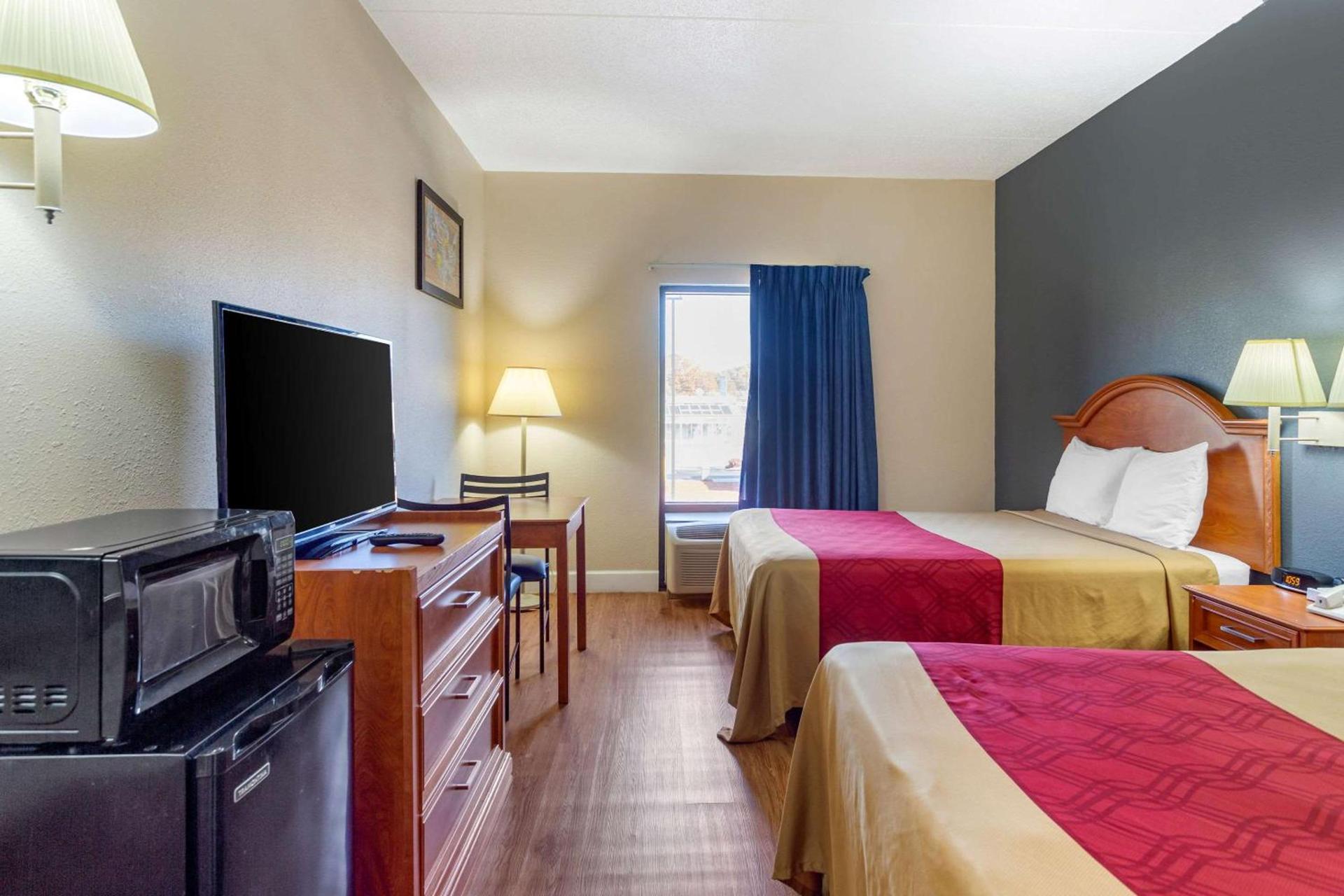 Econo Lodge Lookout Mountain photo 17