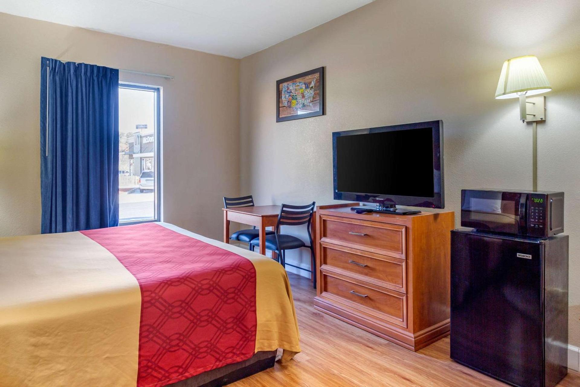 Econo Lodge Lookout Mountain photo 21