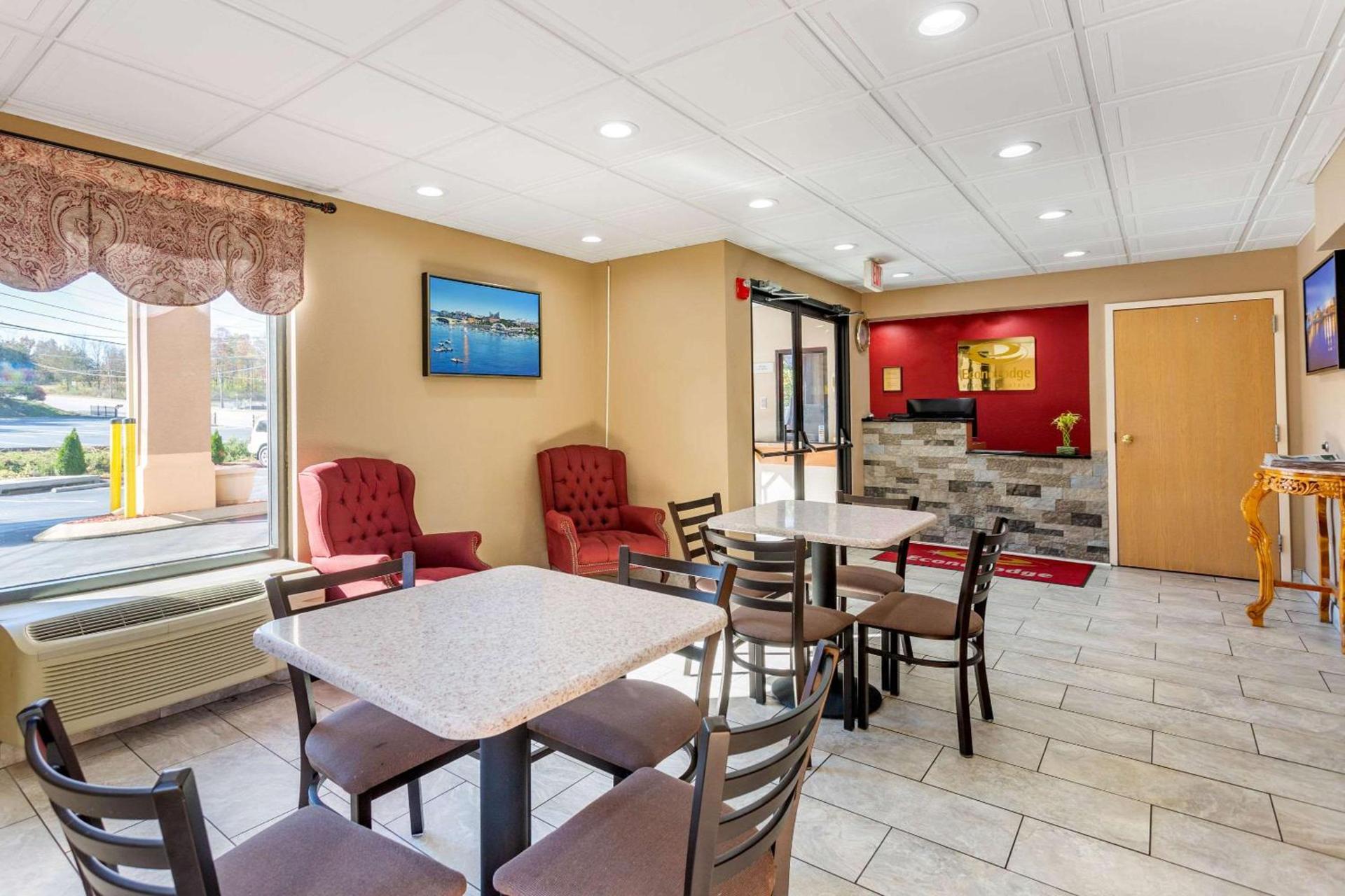 Econo Lodge Lookout Mountain photo 8
