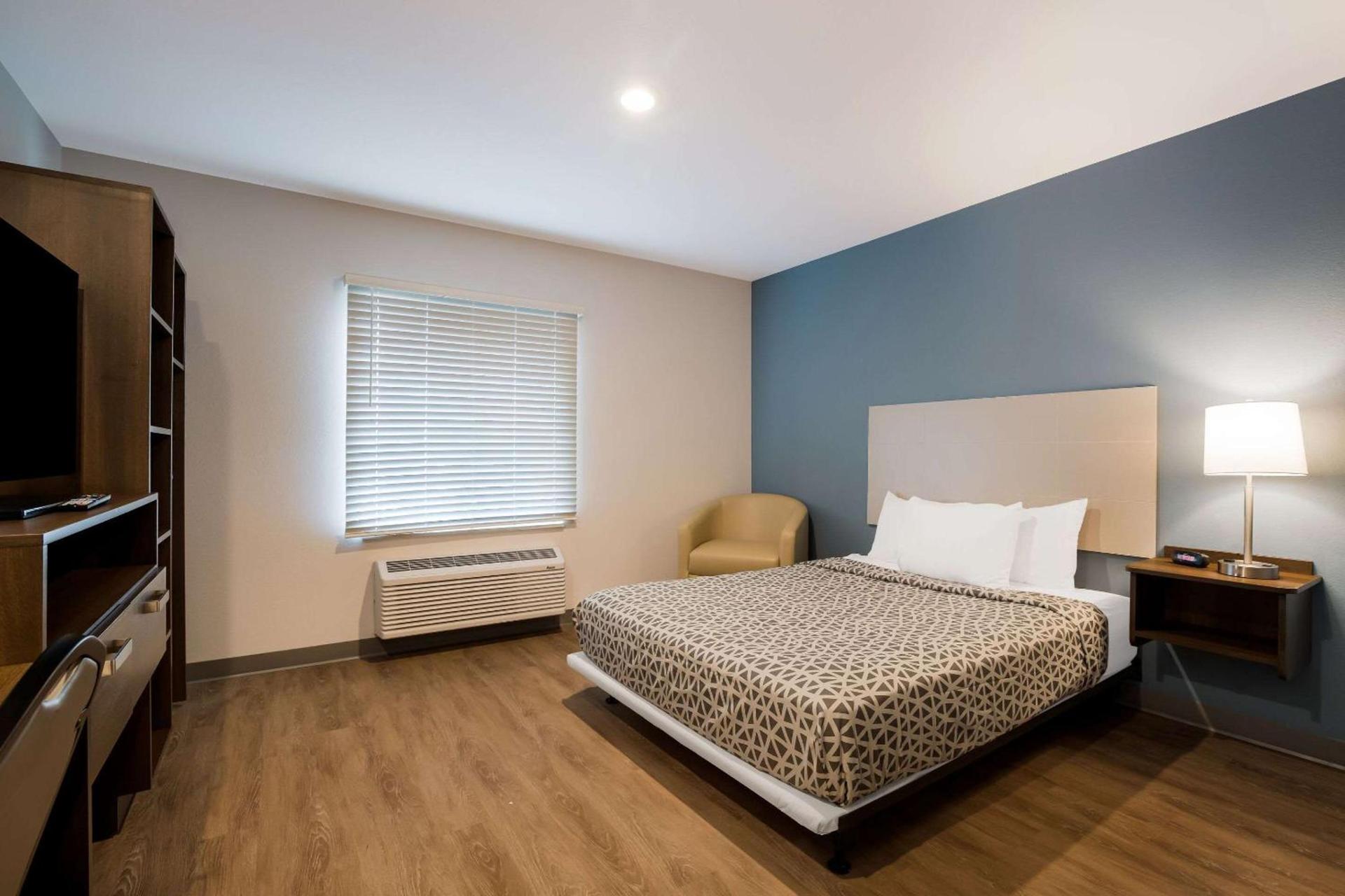 WoodSpring Suites Moreno Valley photo 22