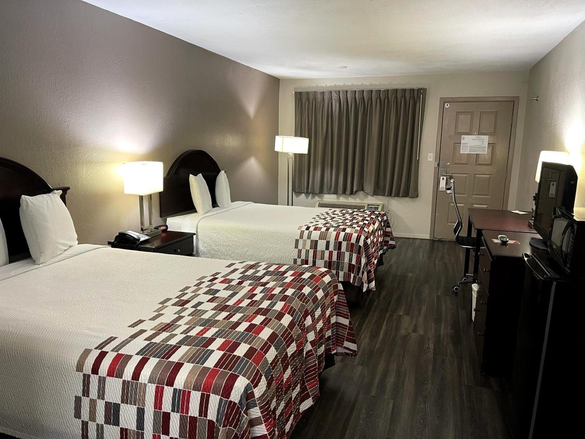 Econo Lodge Childress photo 7