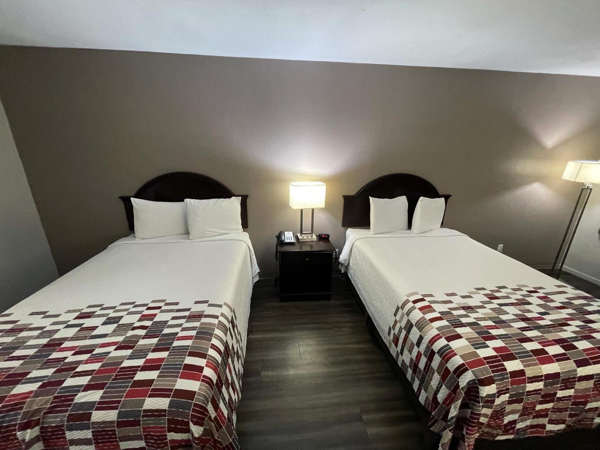 Econo Lodge Childress photo 6