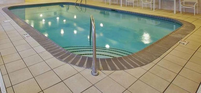 Country Inn & Suites by Radisson, Big Rapids, MI photo 25