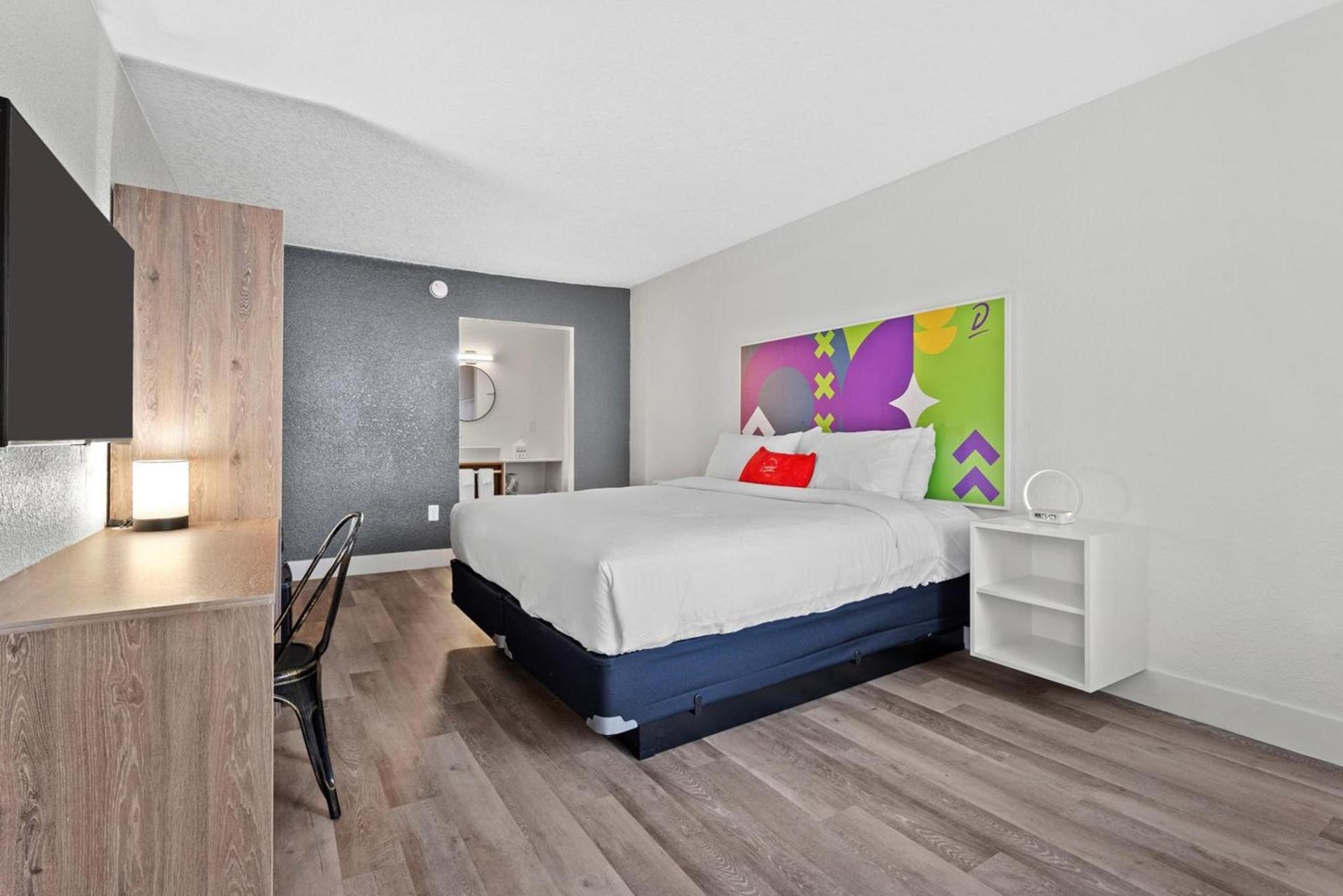 Baymont by Wyndham Jacksonville Airport photo 22