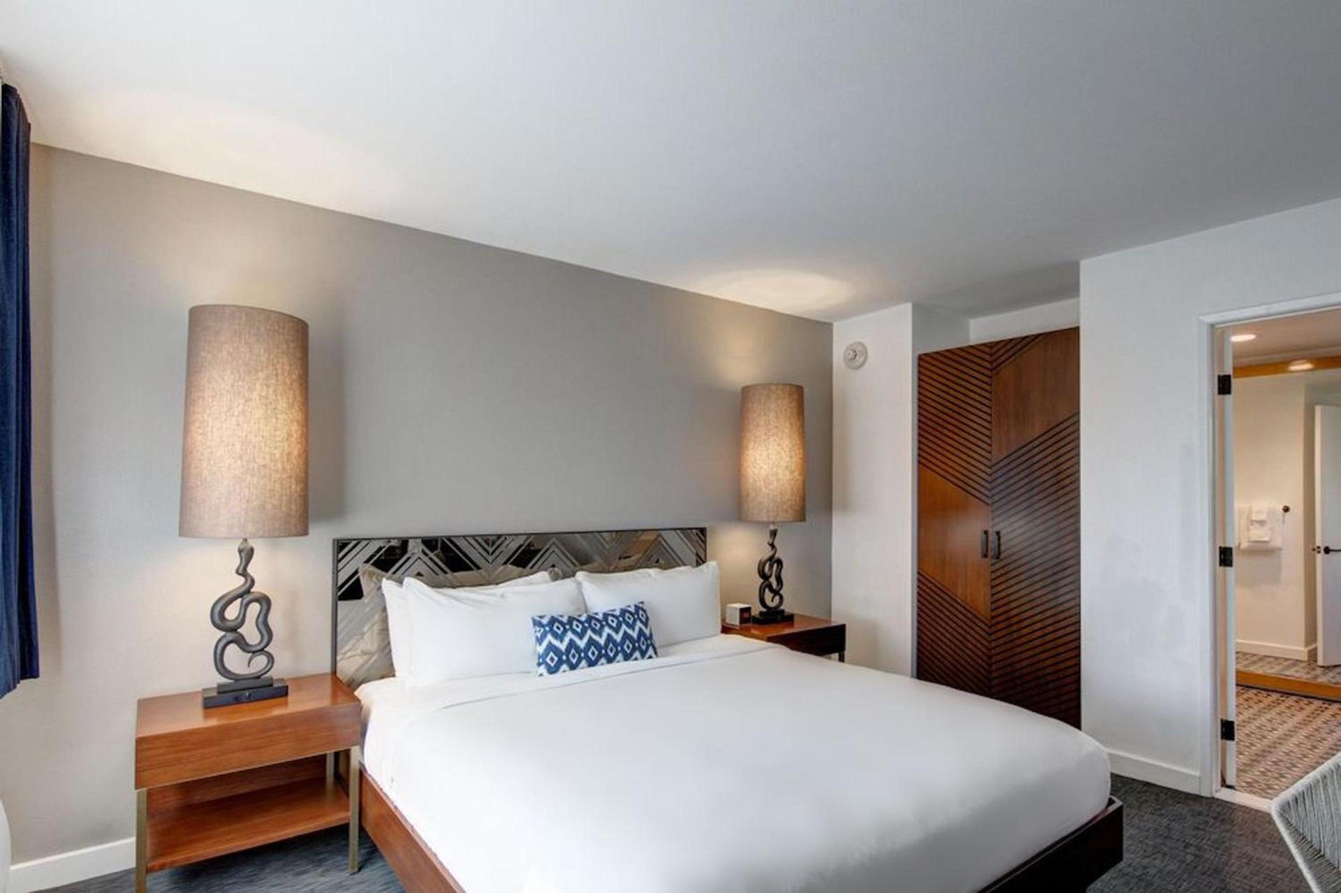 V Capri Palm Springs, a Dolce by Wyndham photo 16
