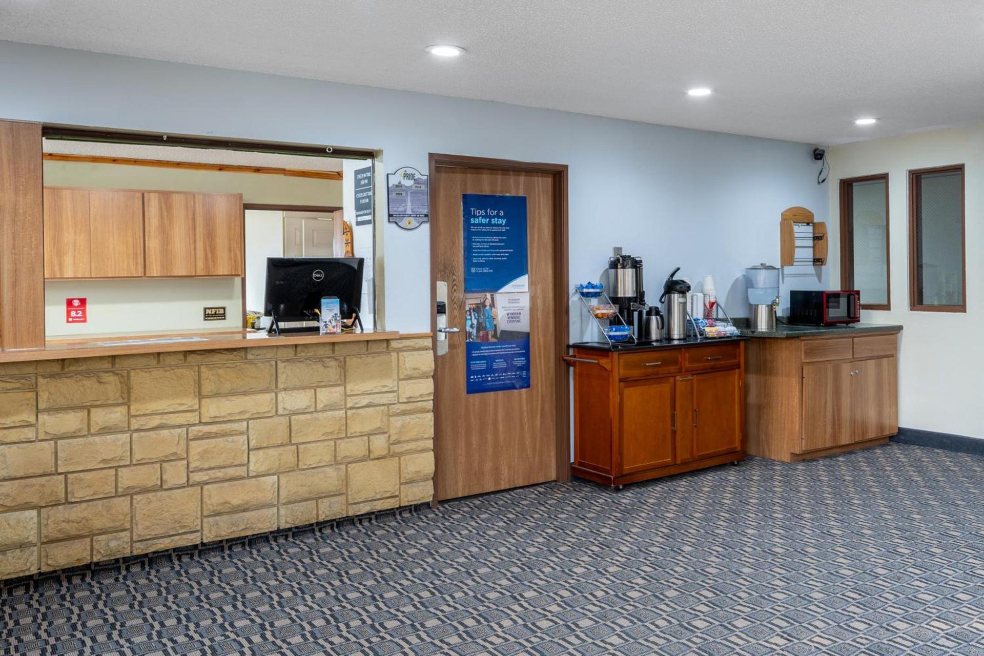 Super 8 by Wyndham Livingston Yellowstone photo 15