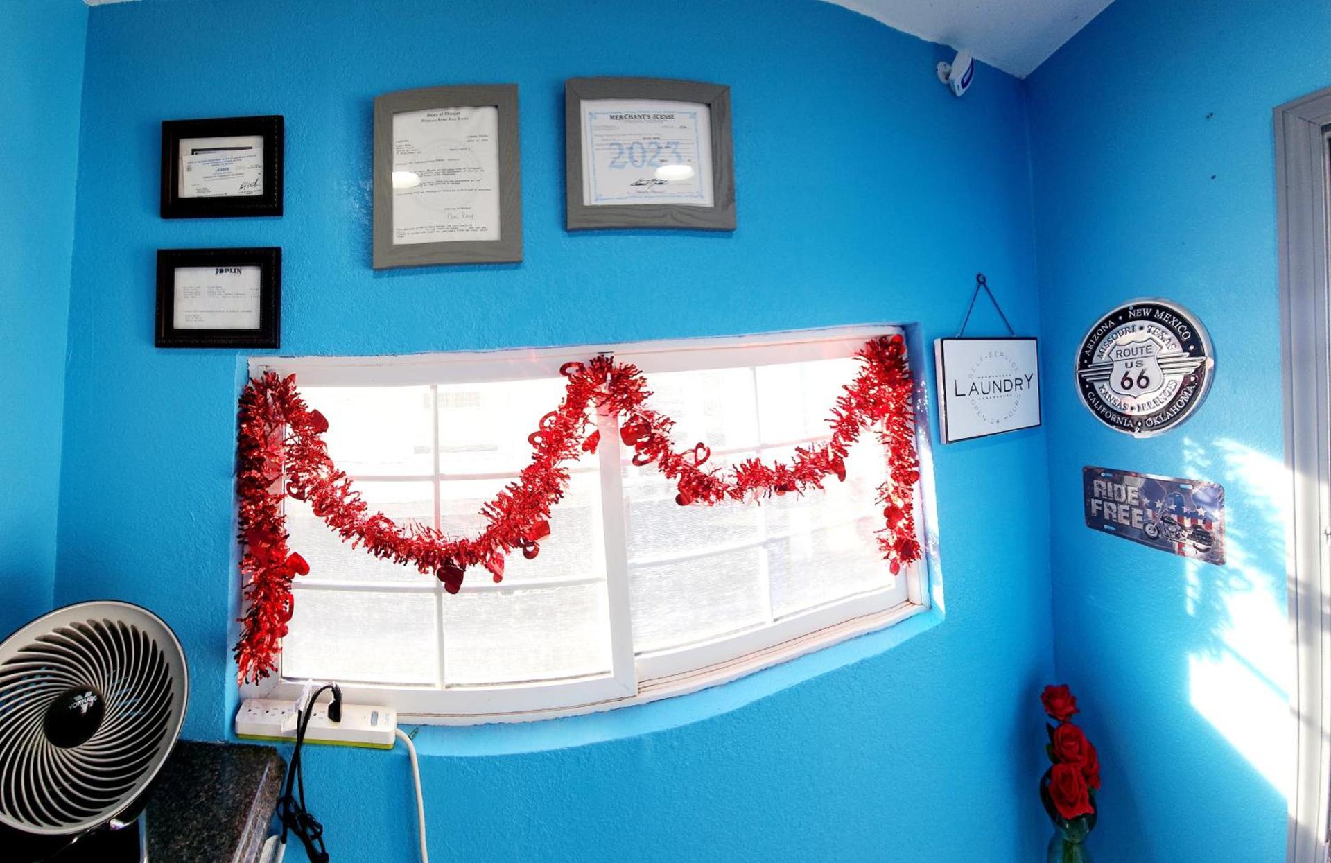 Plaza Motel photo 29