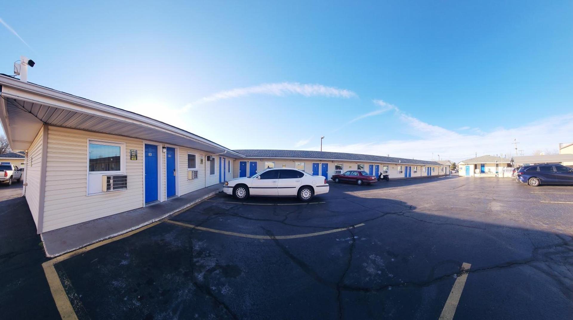 Plaza Motel photo 34