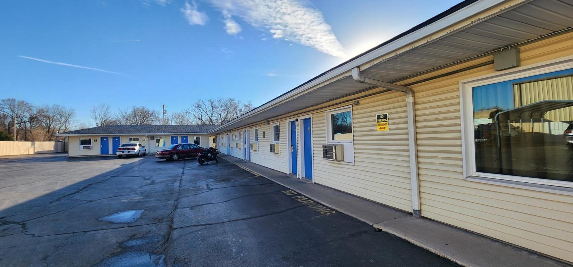Plaza Motel photo 20