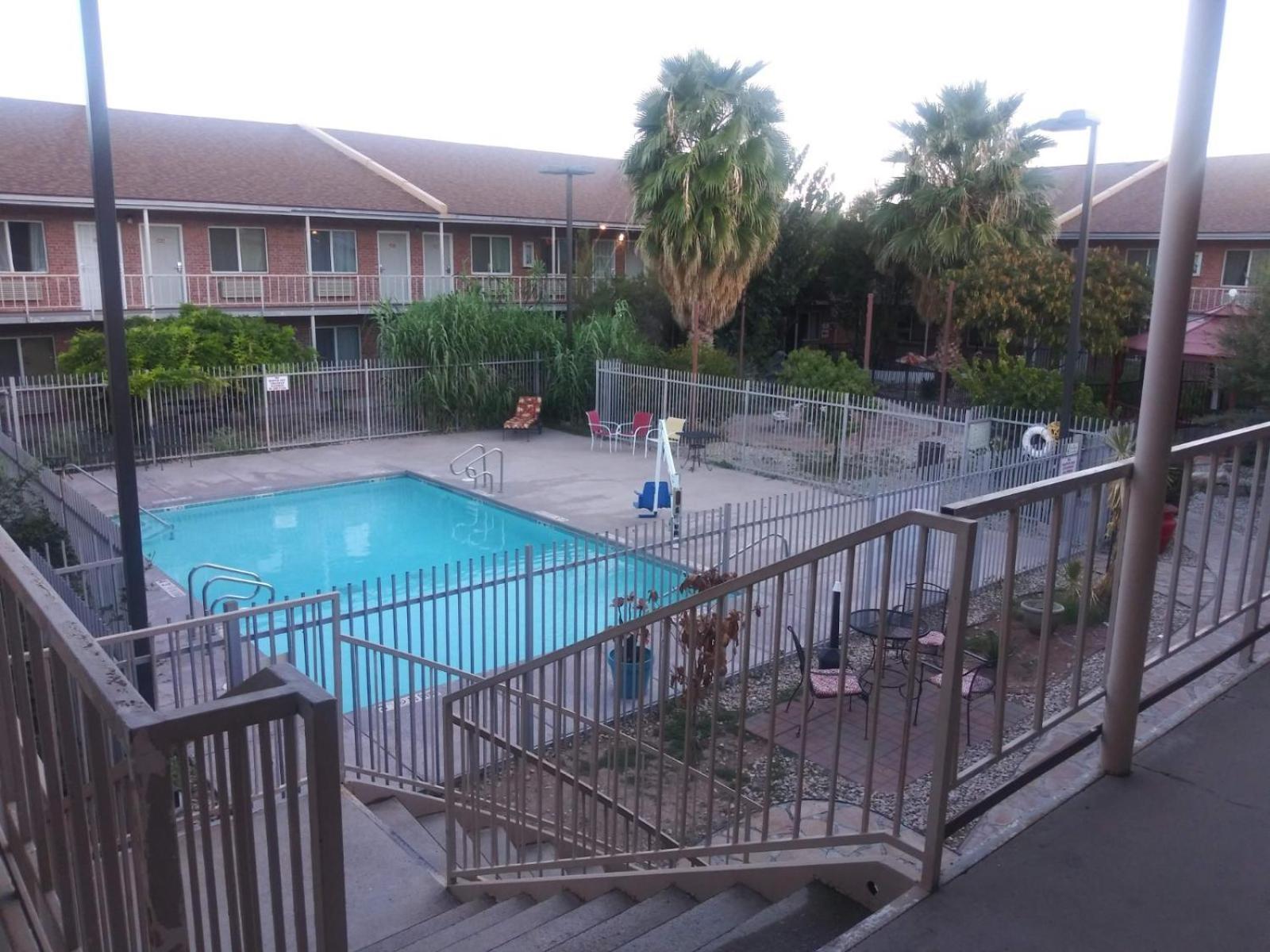 Big Chile Inn & Suites photo 4