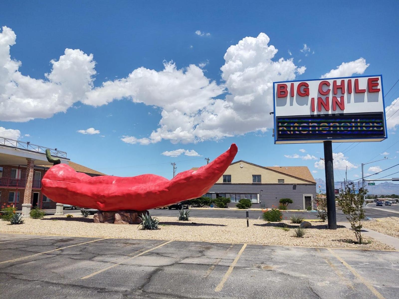 Big Chile Inn & Suites photo 1