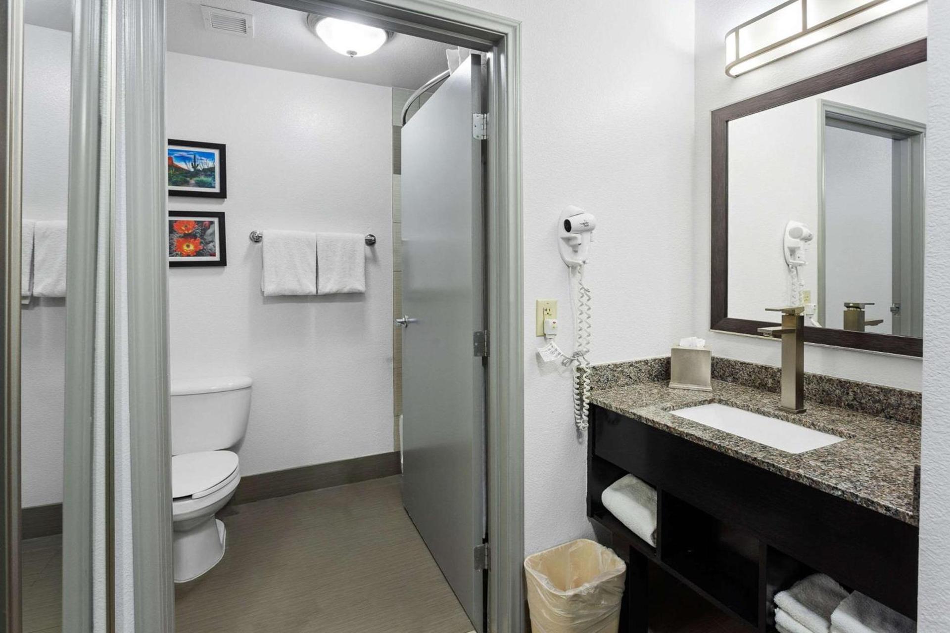 Comfort Inn Chandler - Phoenix South I-10 photo 23