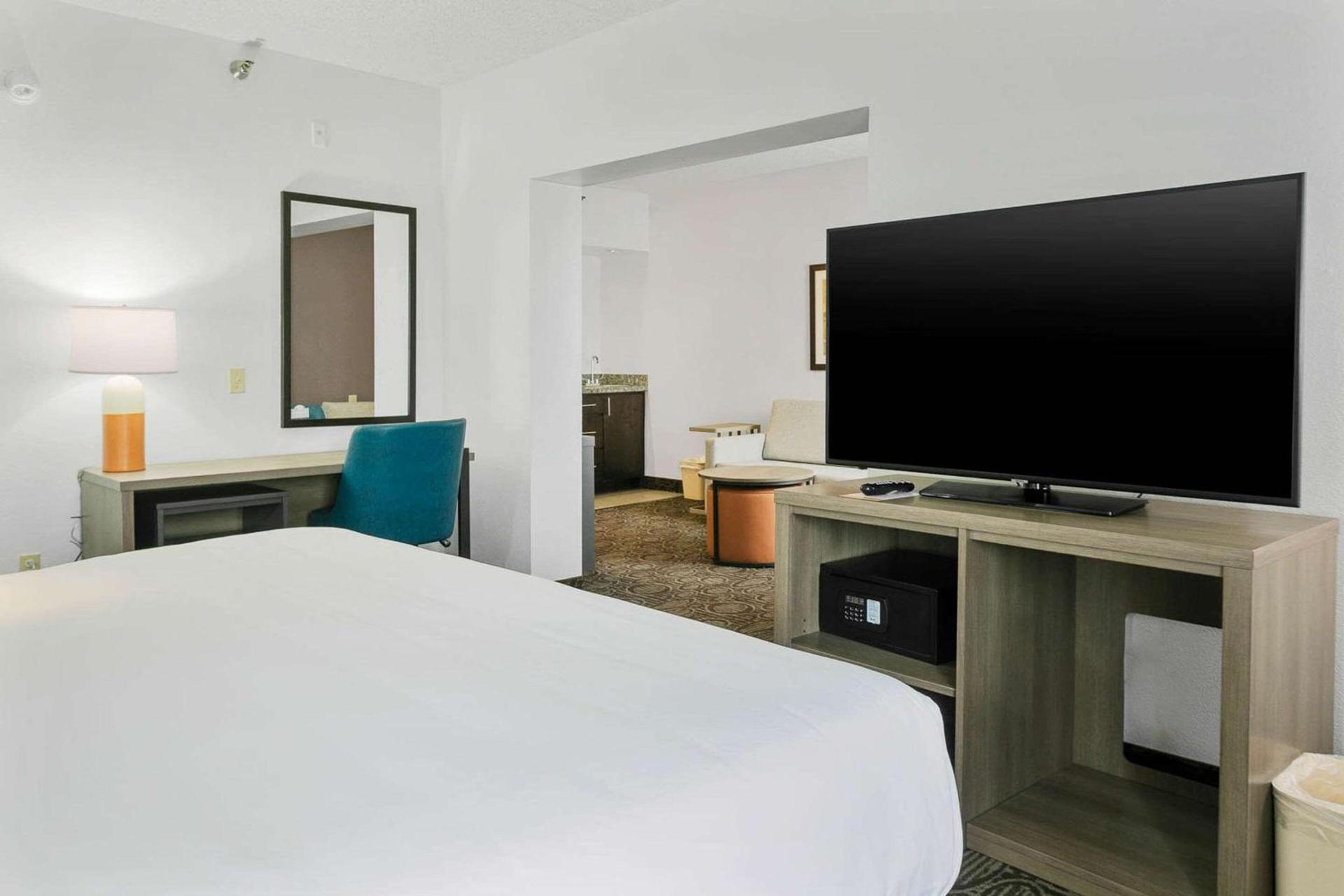 Comfort Inn Chandler - Phoenix South I-10 photo 28