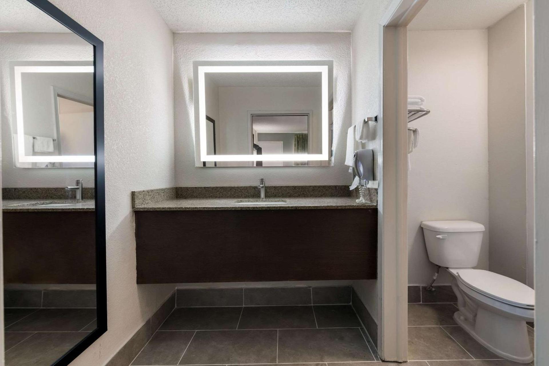 Quality Inn Orange Park Jacksonville photo 9
