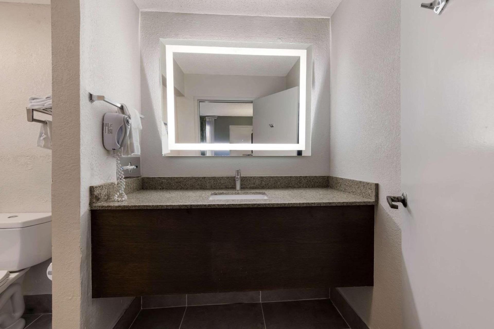 Quality Inn Orange Park Jacksonville photo 14