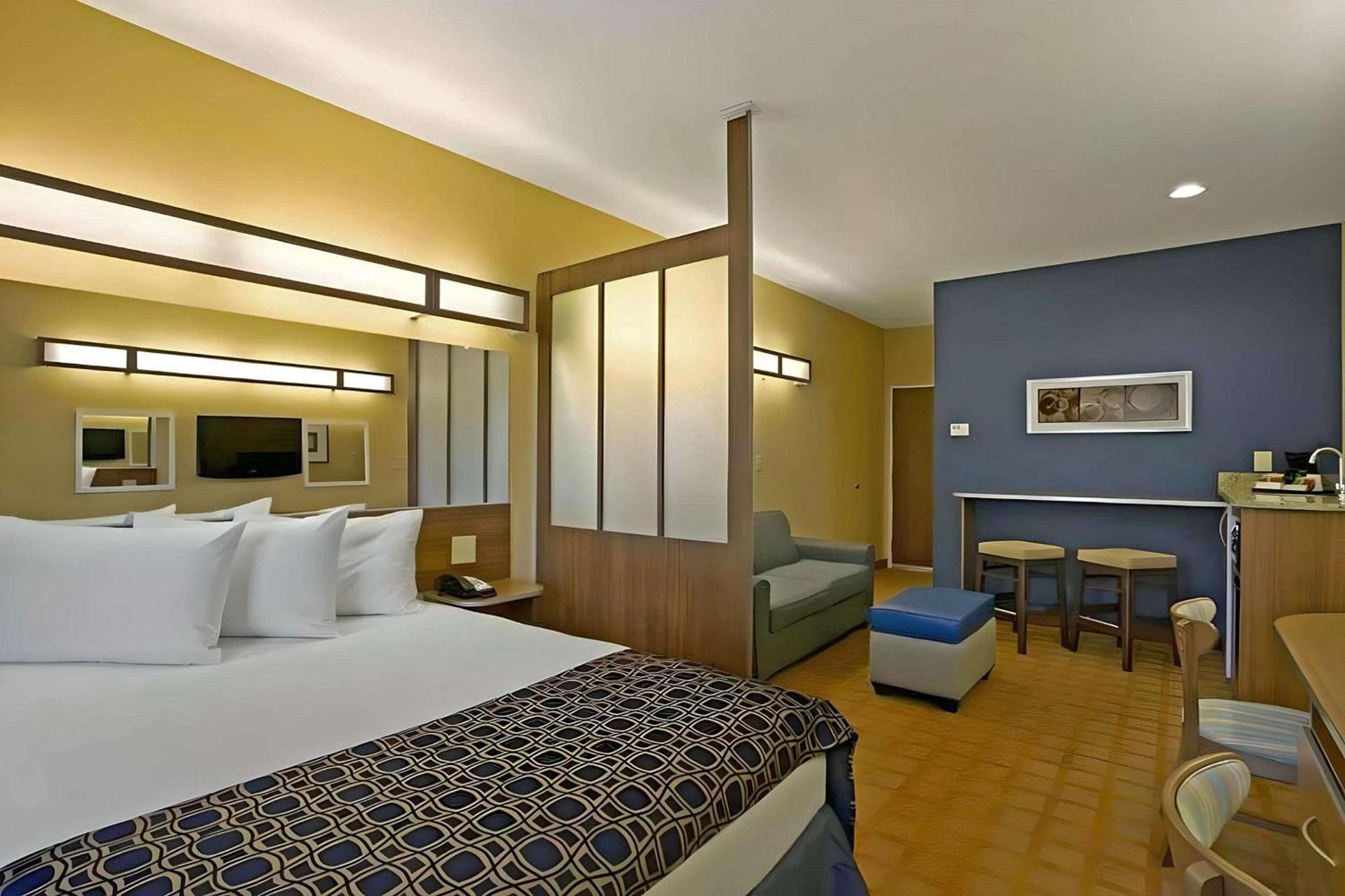 Quality Inn & Suites photo 3