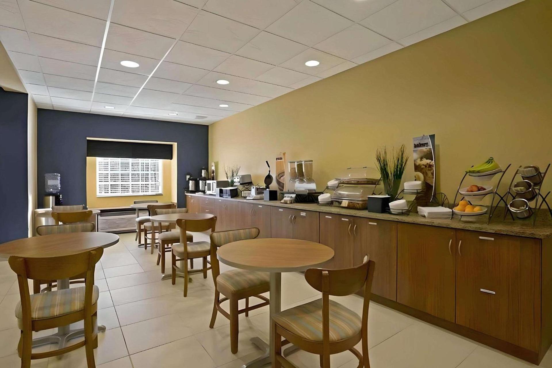 Quality Inn & Suites photo 4
