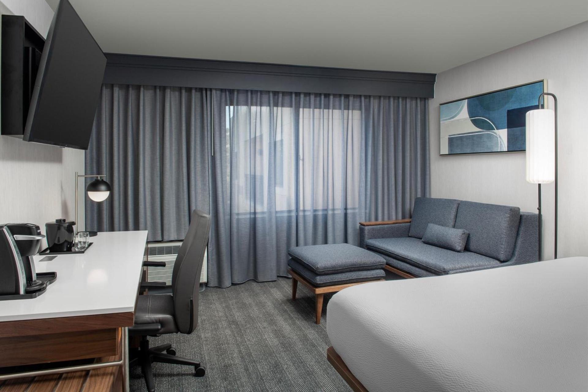 Courtyard by Marriott San Diego Carlsbad photo 33