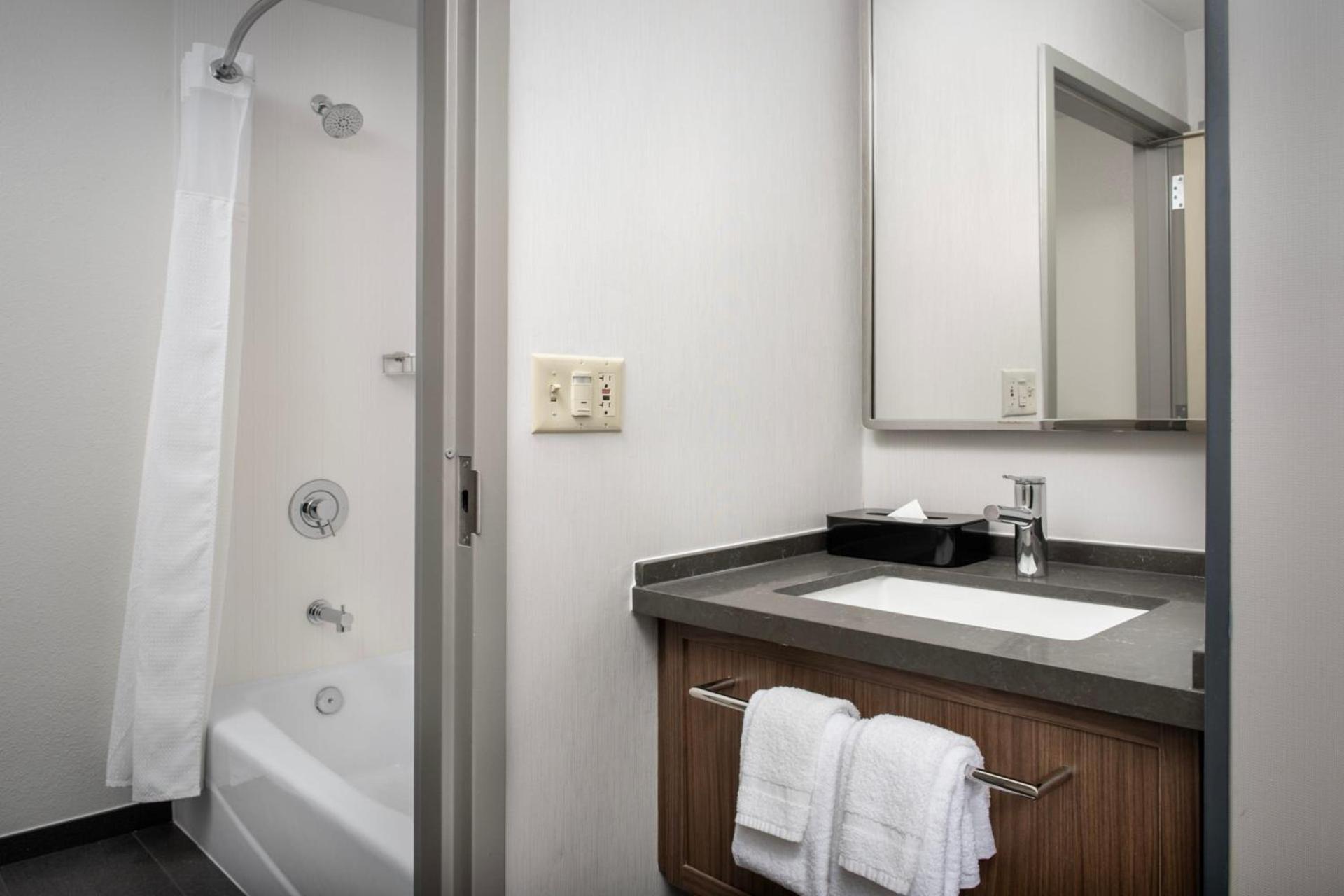 Courtyard by Marriott San Diego Carlsbad photo 37