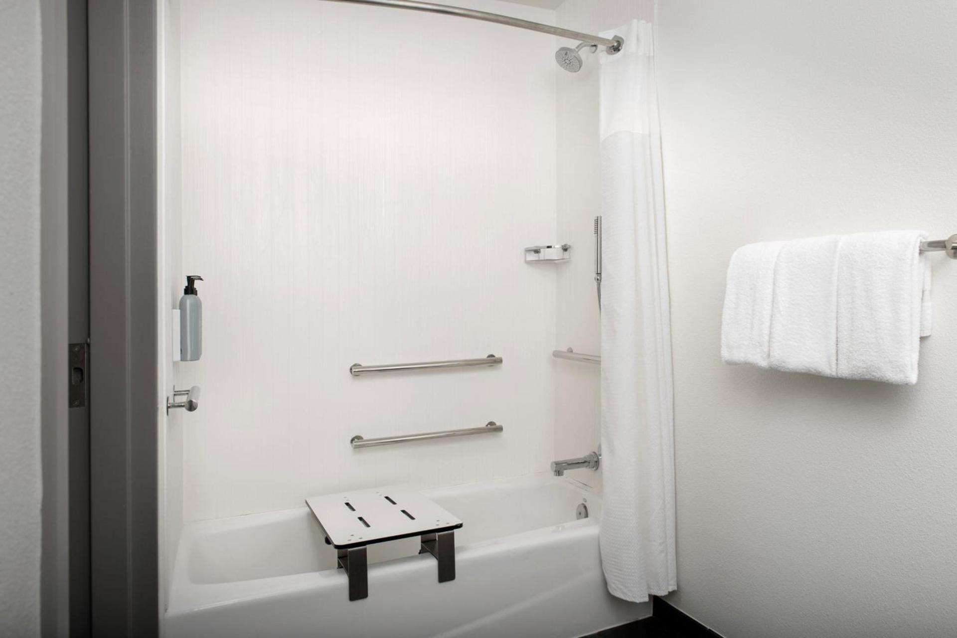 Courtyard by Marriott San Diego Carlsbad photo 40