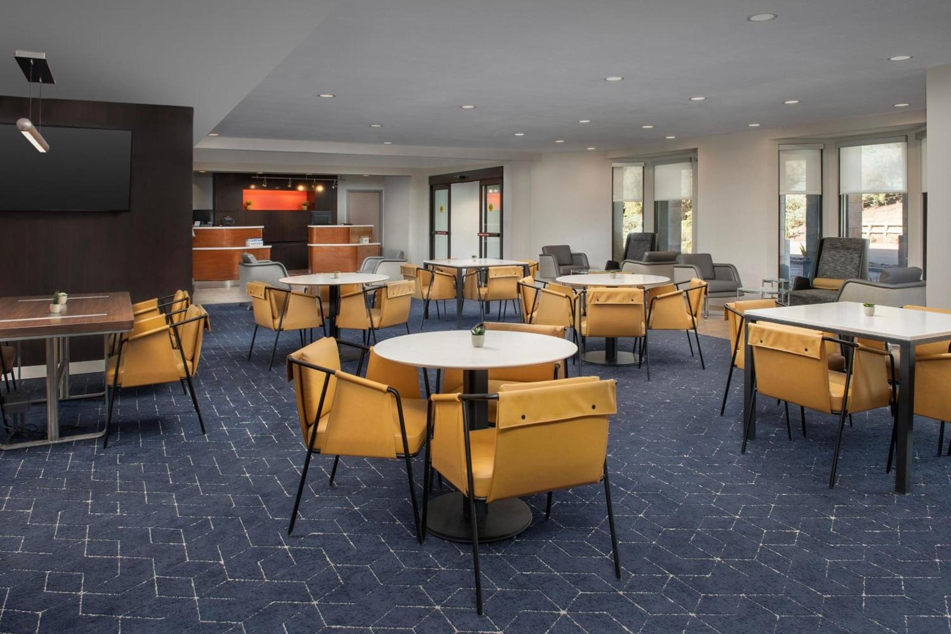 Courtyard by Marriott San Diego Carlsbad photo 52