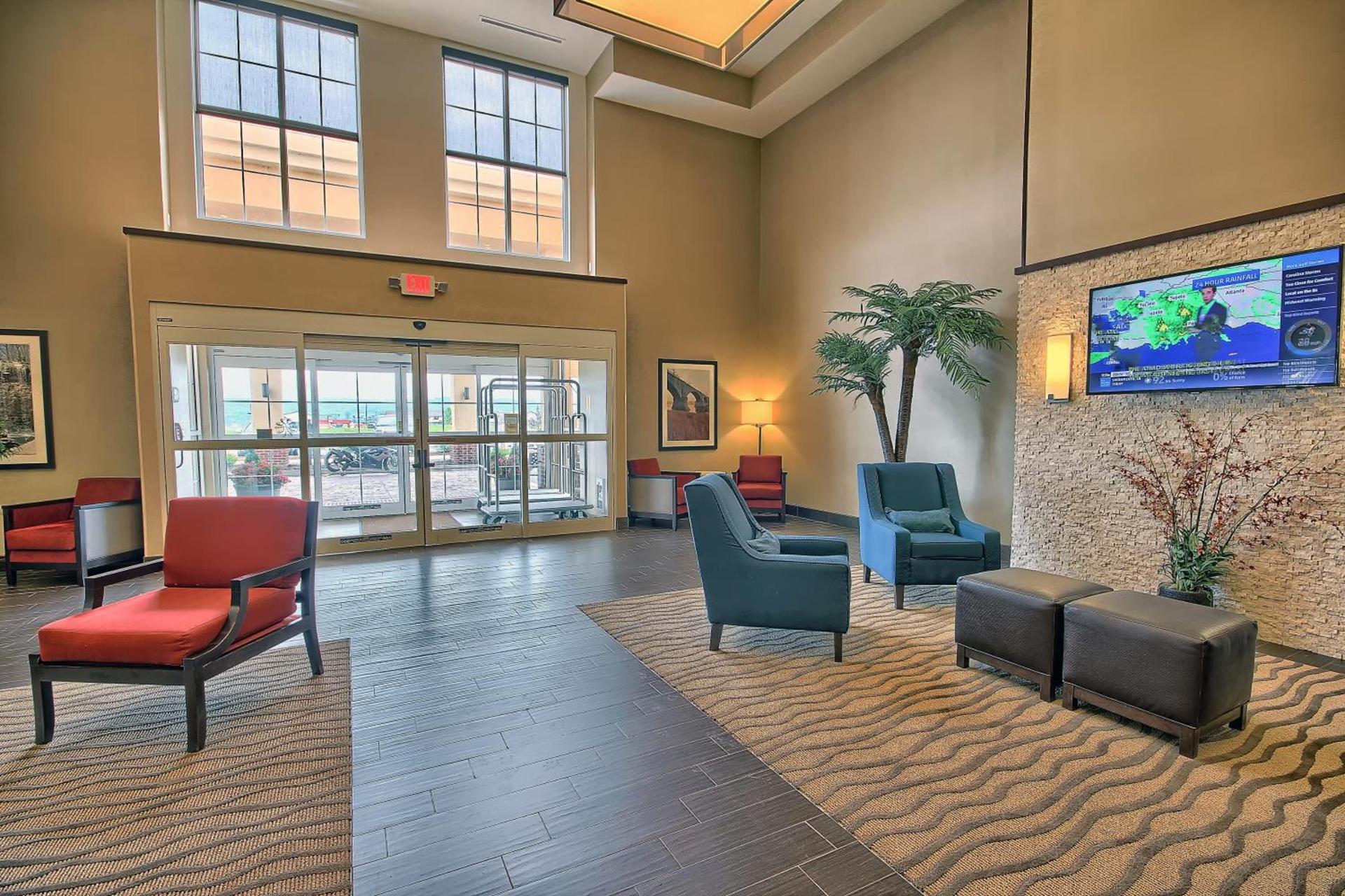 Comfort Suites Marietta-Parkersburg photo 3