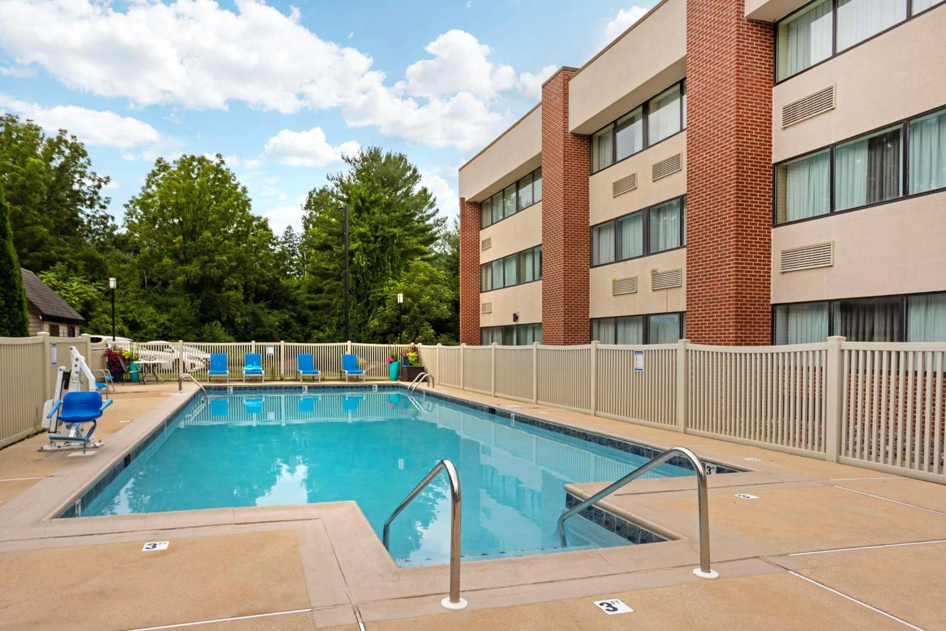 Best Western Plus Reading Inn & Suites photo 74