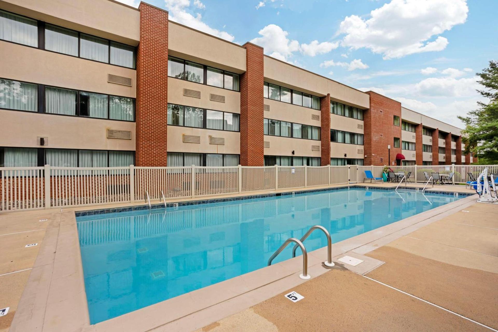 Best Western Plus Reading Inn & Suites photo 79