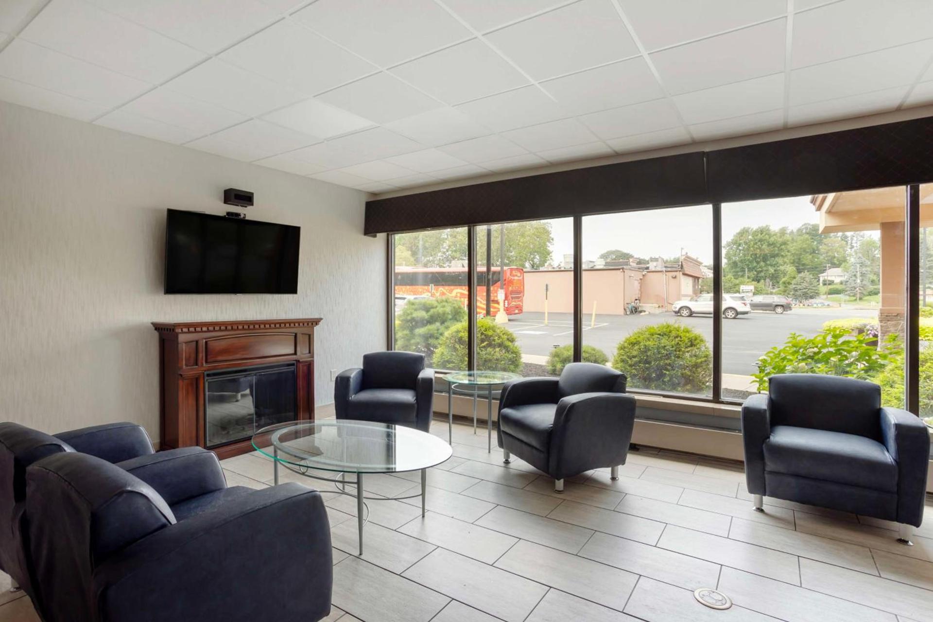 Best Western Plus Reading Inn & Suites photo 75