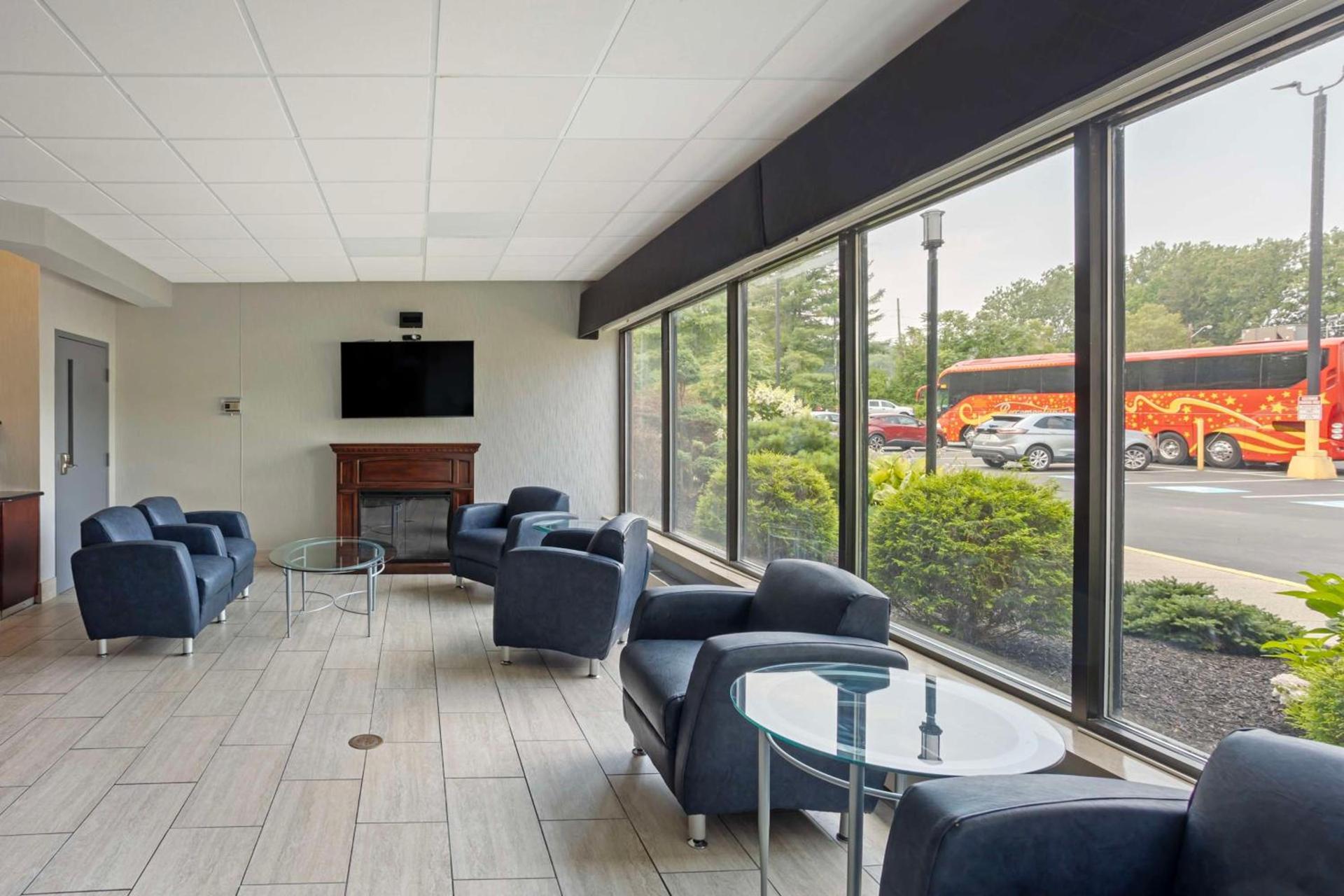 Best Western Plus Reading Inn & Suites photo 10
