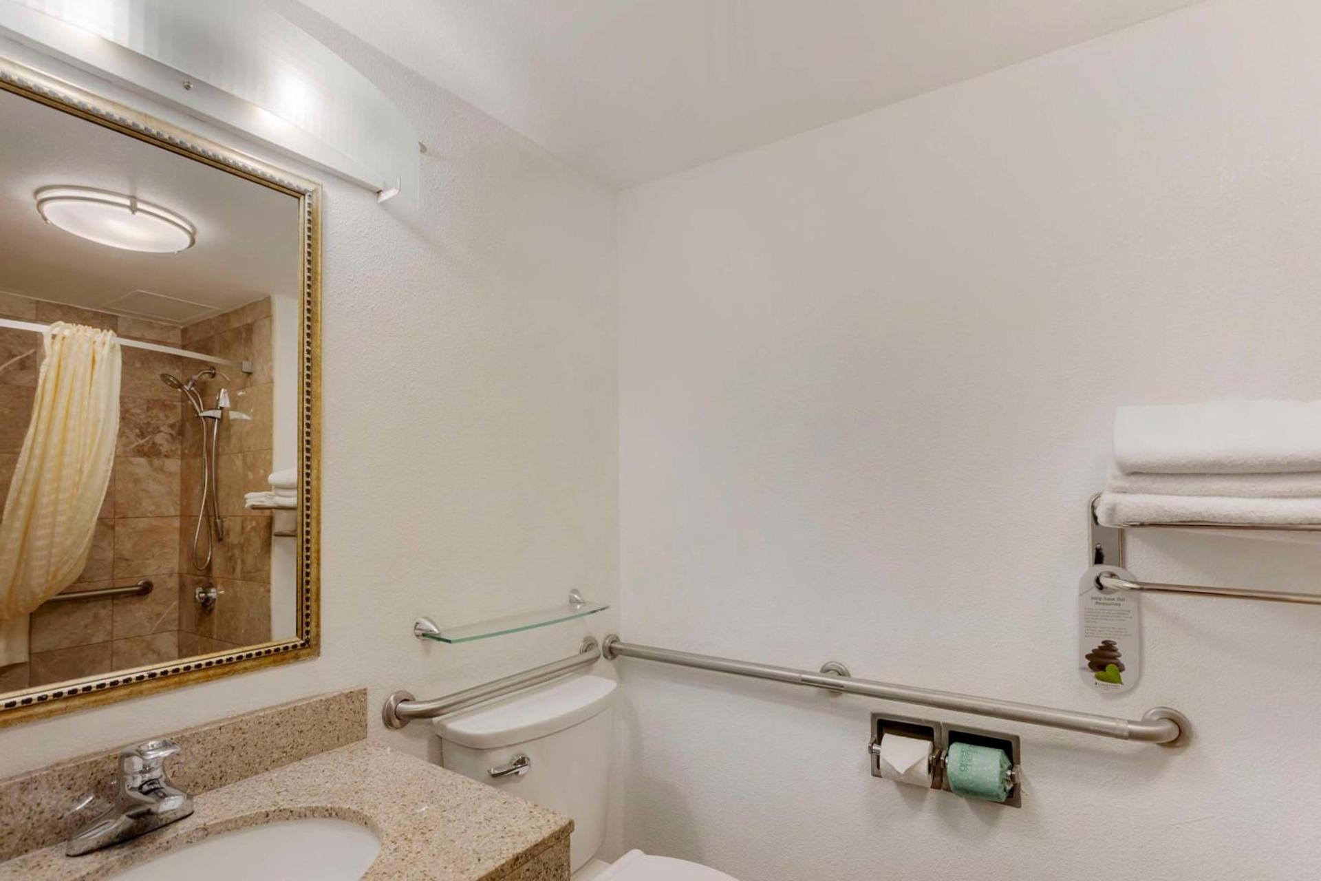 Best Western Plus Reading Inn & Suites photo 44