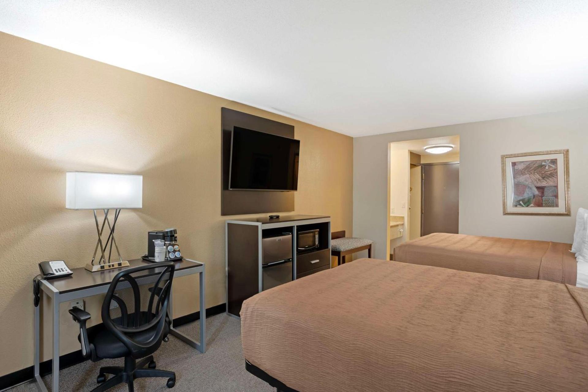 Best Western Plus Reading Inn & Suites photo 26