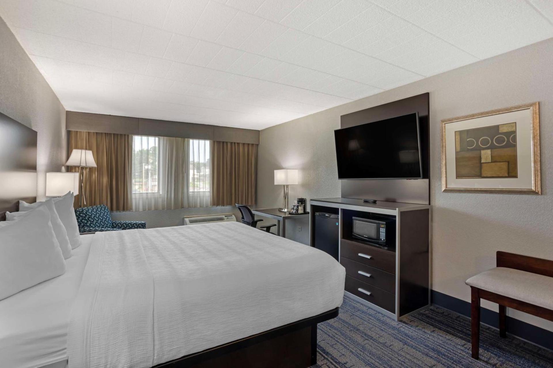 Best Western Plus Reading Inn & Suites photo 12