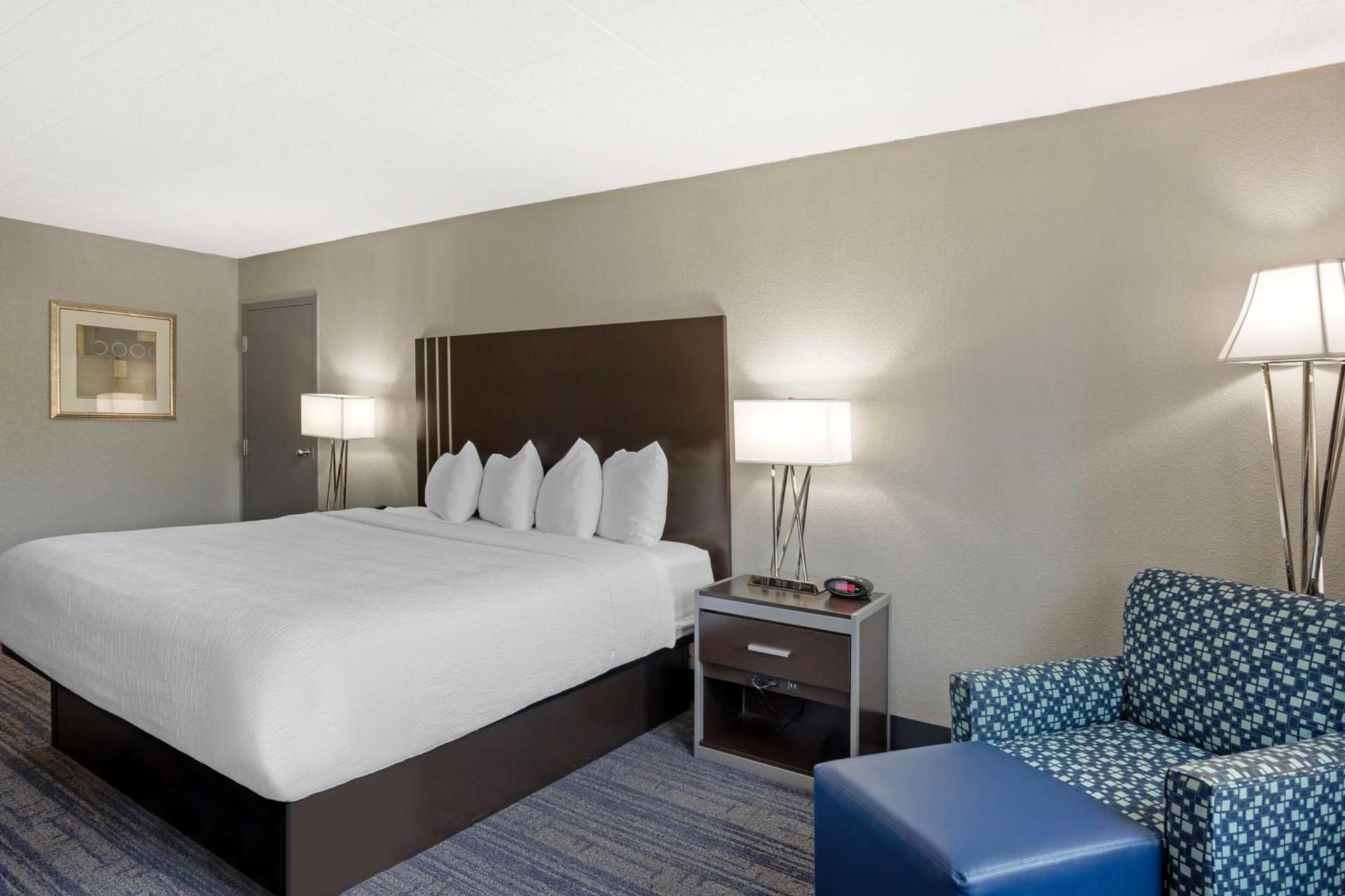 Best Western Plus Reading Inn & Suites photo 14