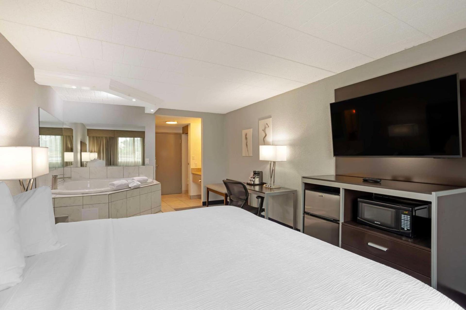 Best Western Plus Reading Inn & Suites photo 36