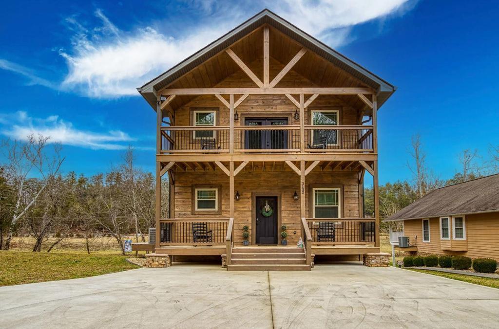 Creekside Lodge photo 2