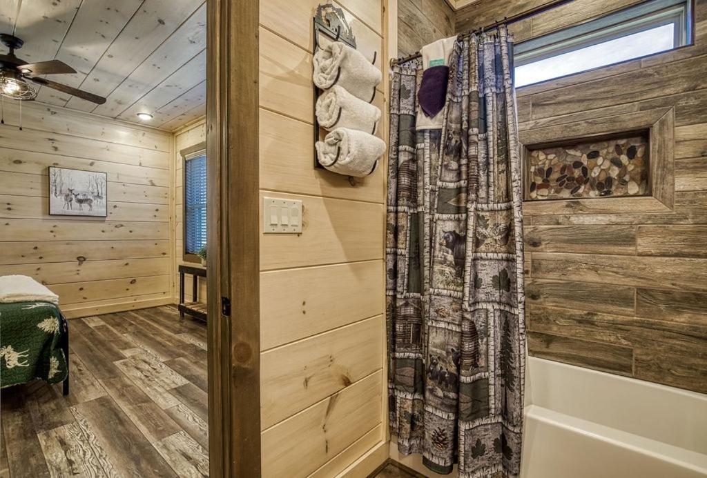 Creekside Lodge photo 27