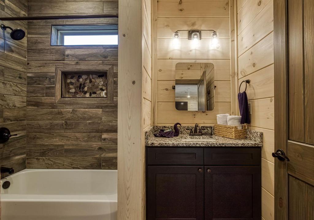 Creekside Lodge photo 31