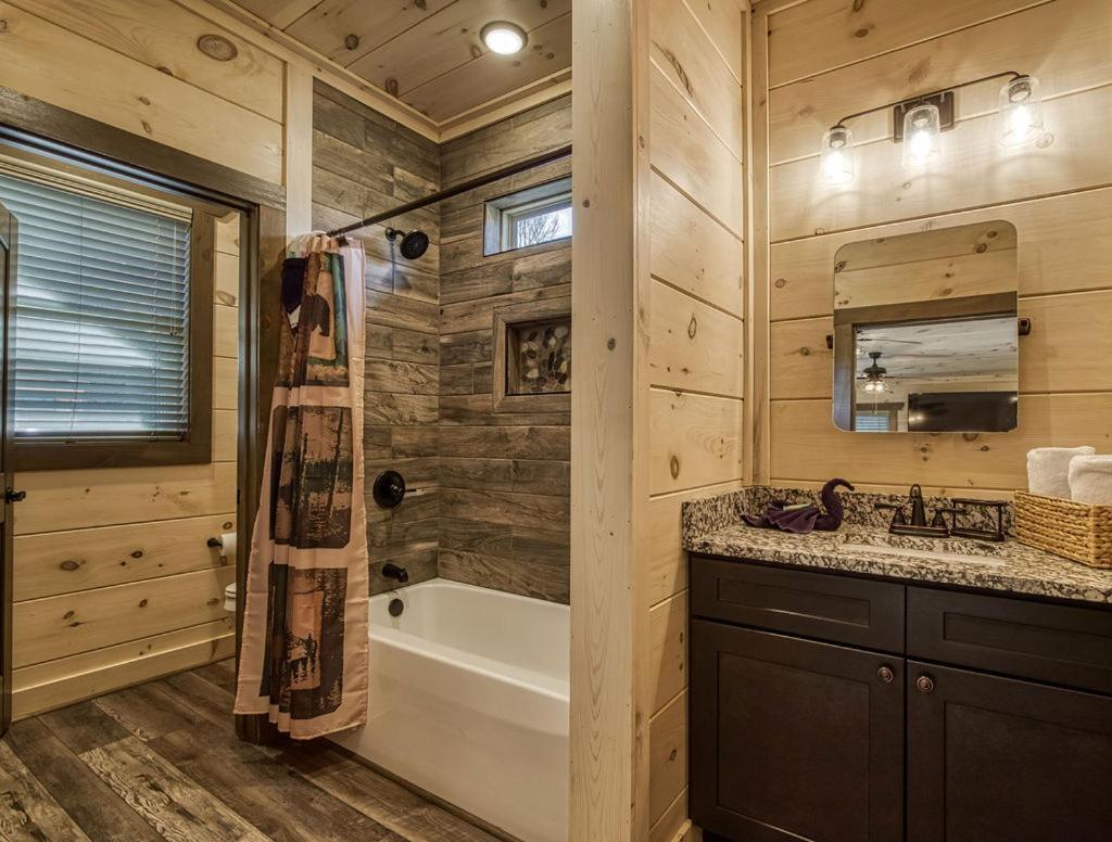 Creekside Lodge photo 32