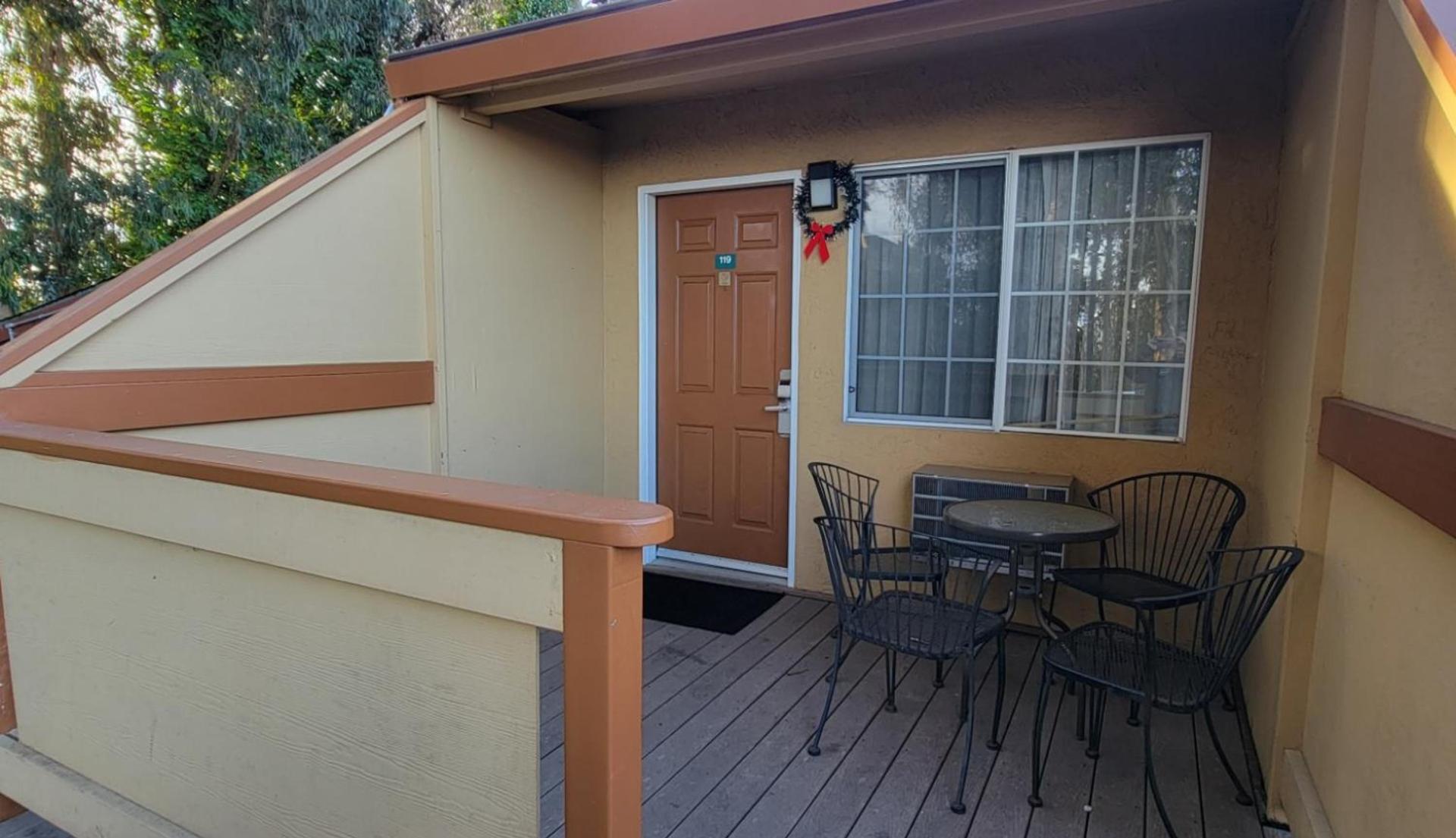 Howard Johnson by Wyndham Santa Cruz photo 19